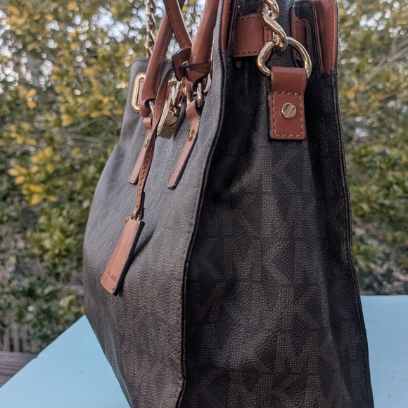 Michael Kors Brown and Tan Shoulder Bag - Picture 4 of 17